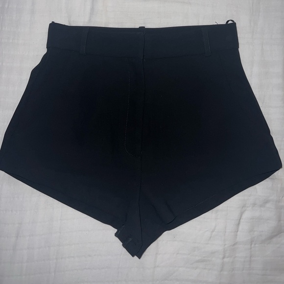 Black shorts - Picture 6 of 11